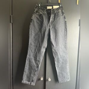 Everlane Women's The Curvy 90s Cheeky Straight Jeans in Washed Black size 28